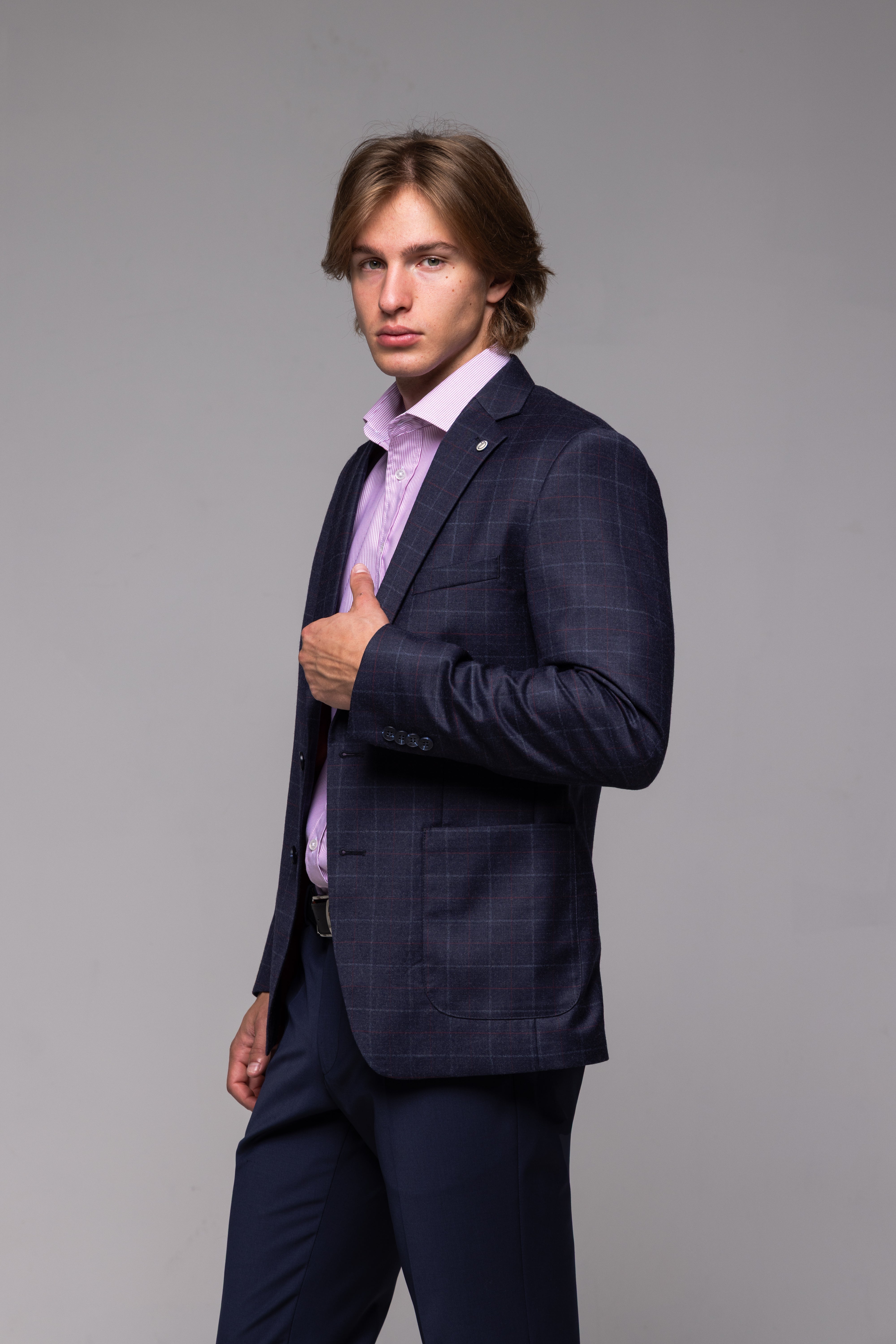 Modré vlnené sako s rúžovým károm