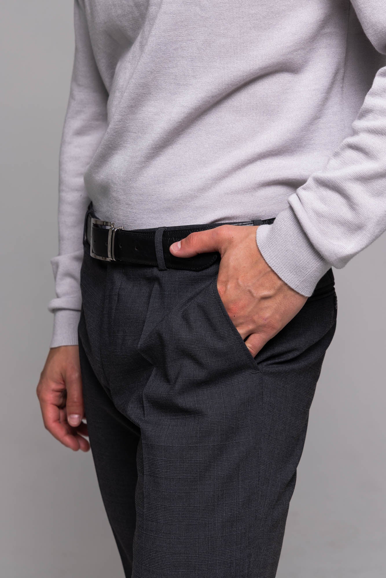 Šedý Slim Fit oblek so sivým károm- nadmerné veľkosti