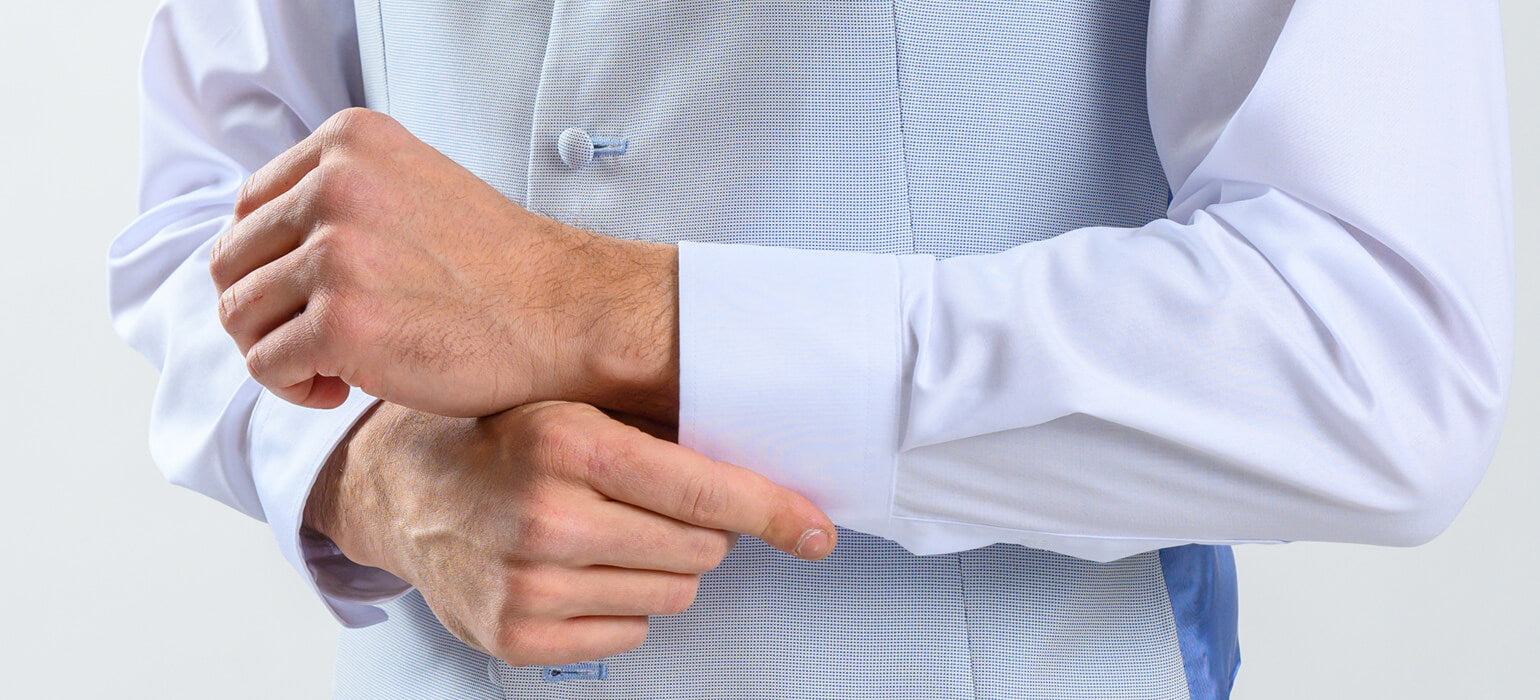 Bledomodrá obleková vesta