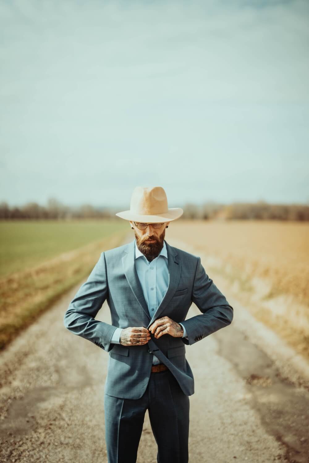 Bledomodrý Slim Fit oblek