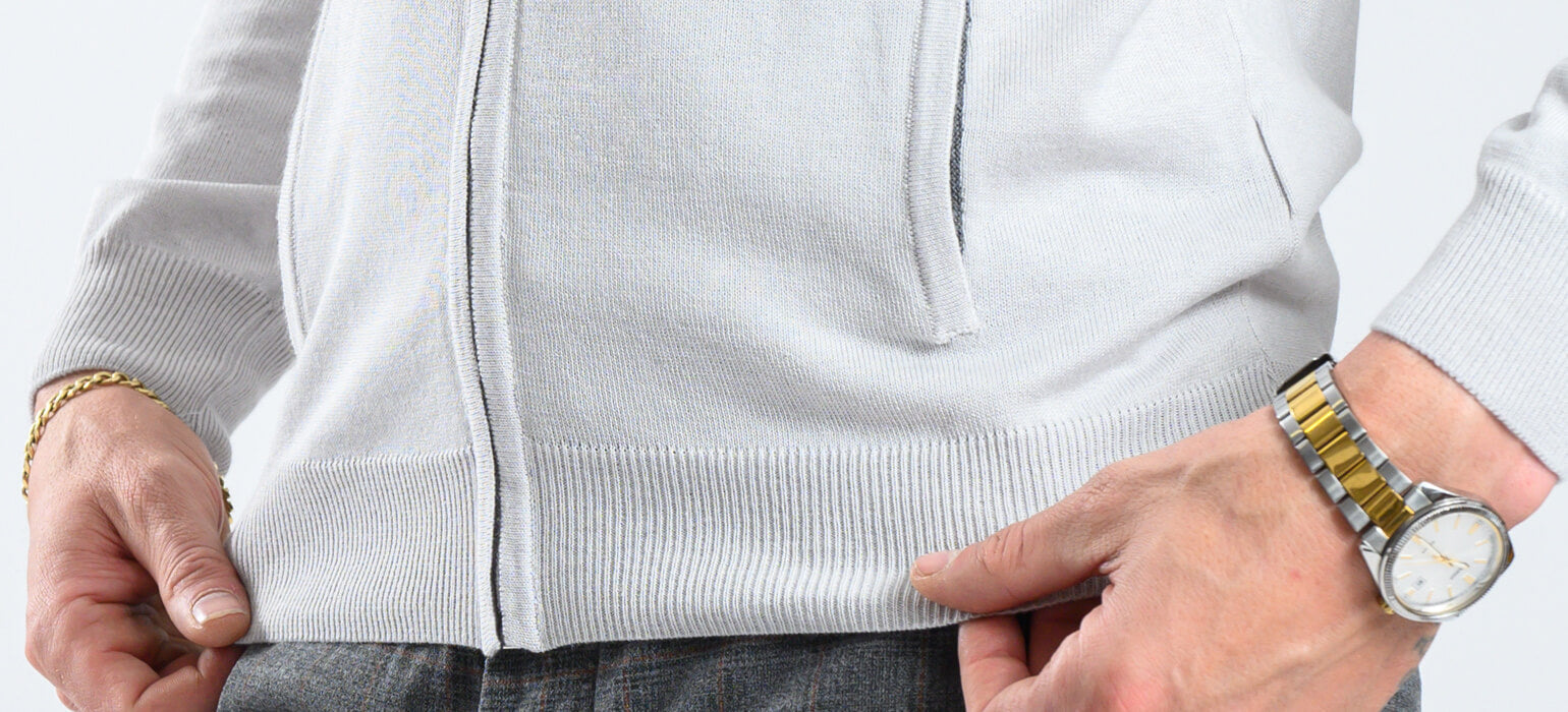 Bledosivý sveter na zips