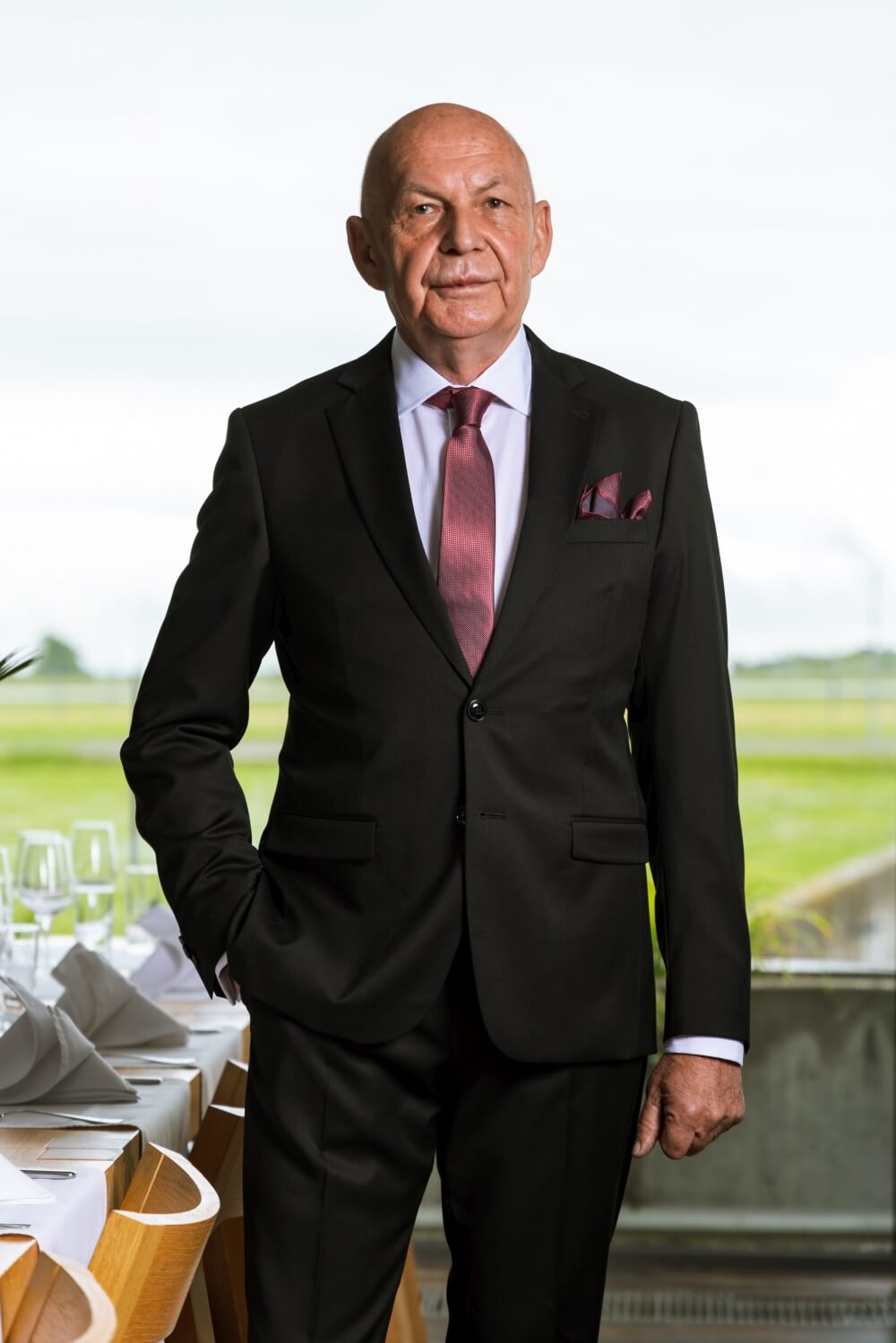 Čierny Slim Fit vlnený oblek