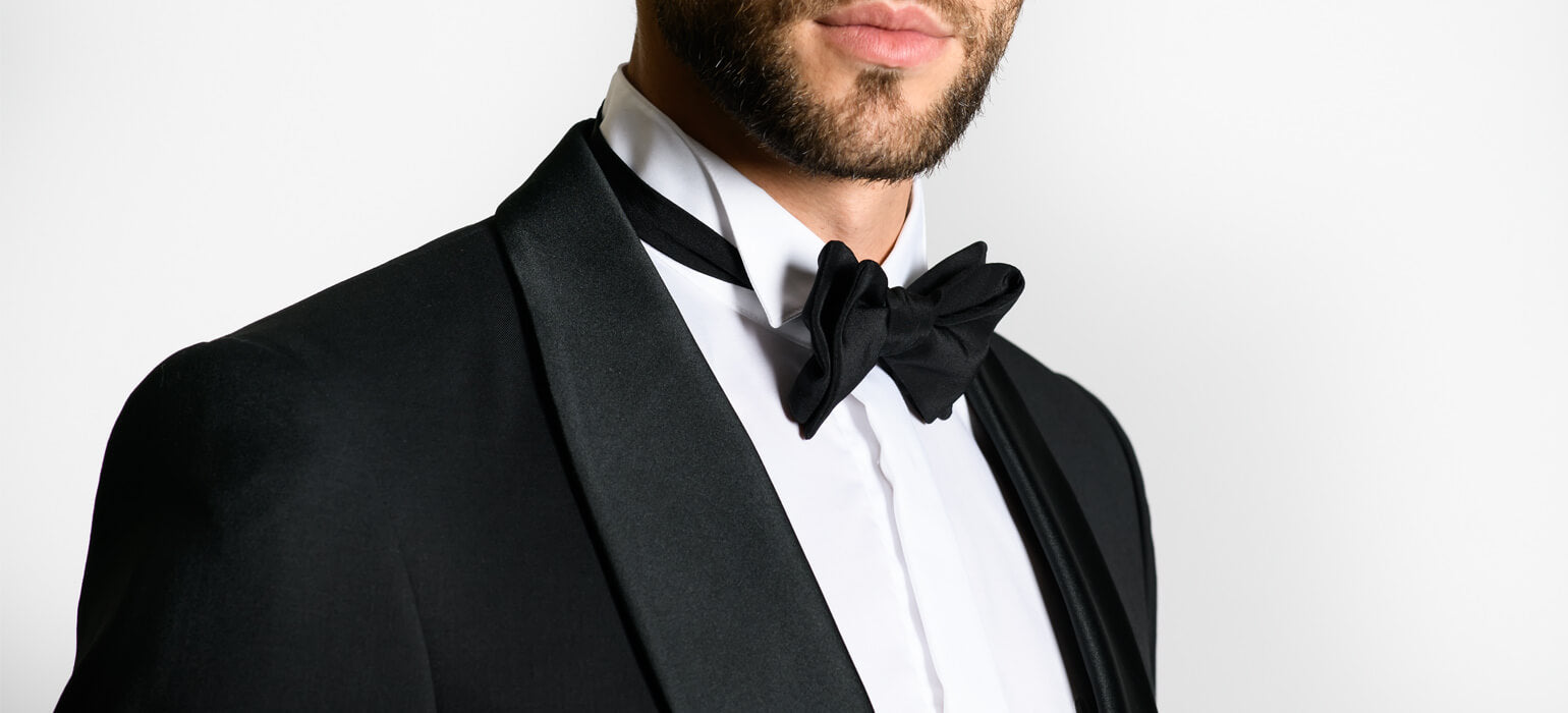 Čierny vlnený smoking