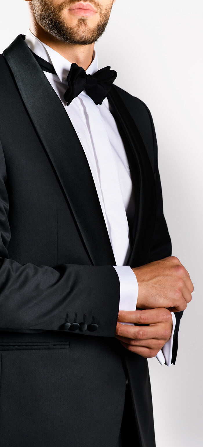 Čierny vlnený smoking