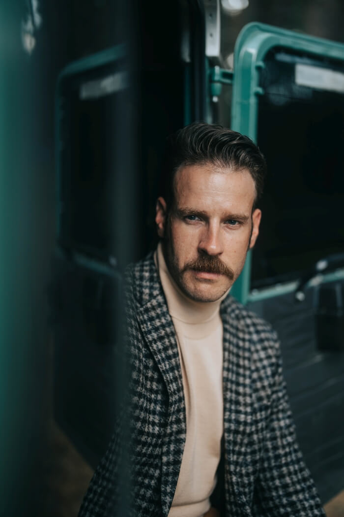 Hnedé sako so vzorom kohútej stopy