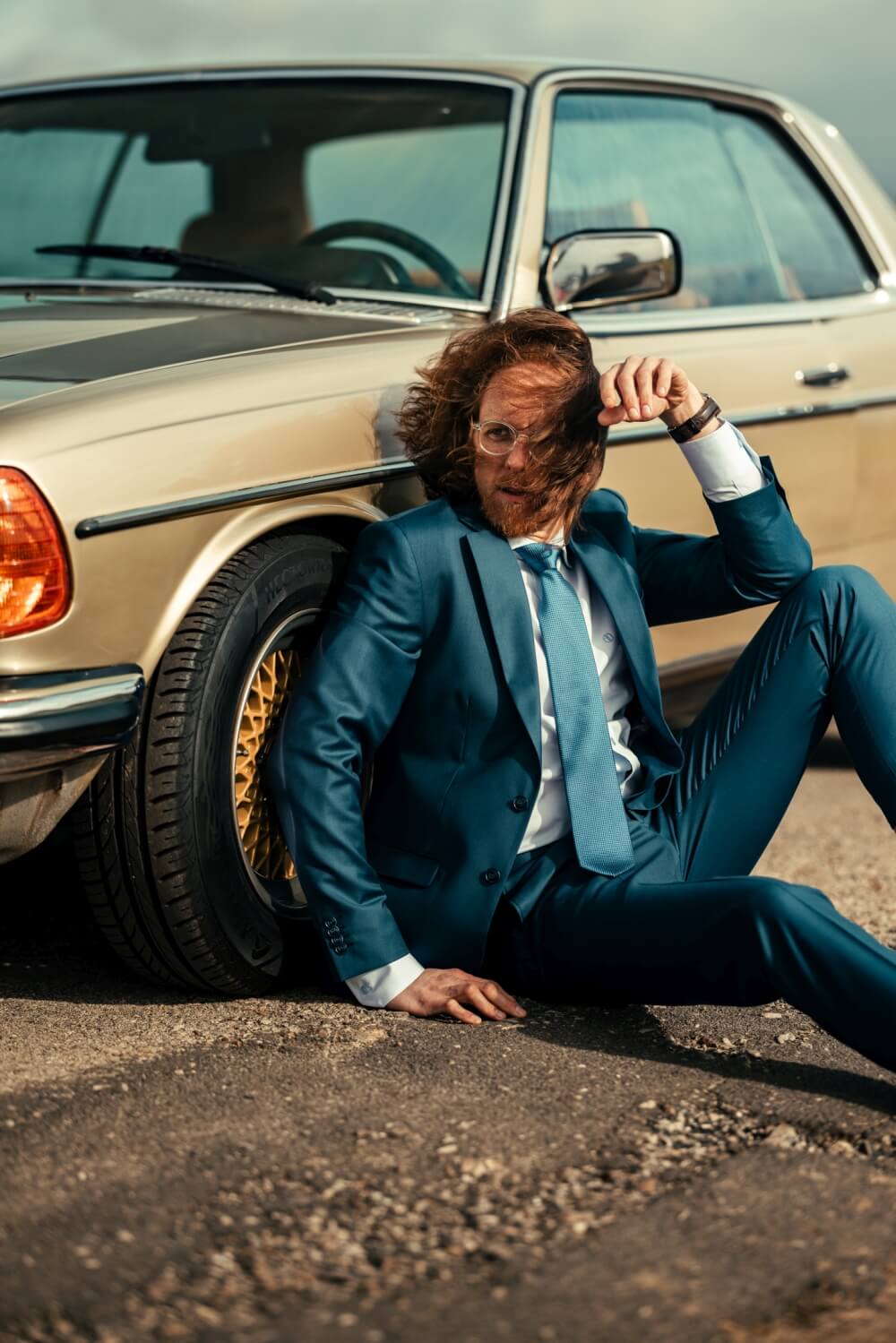 Kráľovsky modrý vlnený Slim Fit oblek