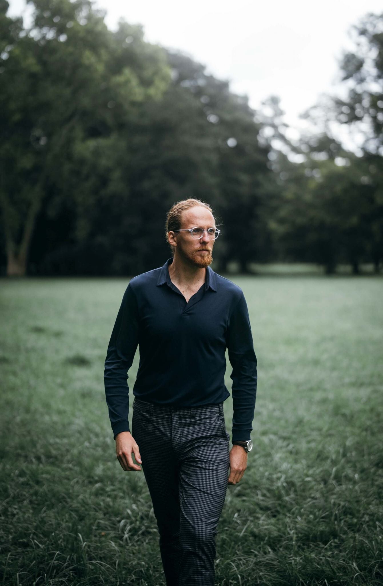 Šedo-čierne kárované nohavice