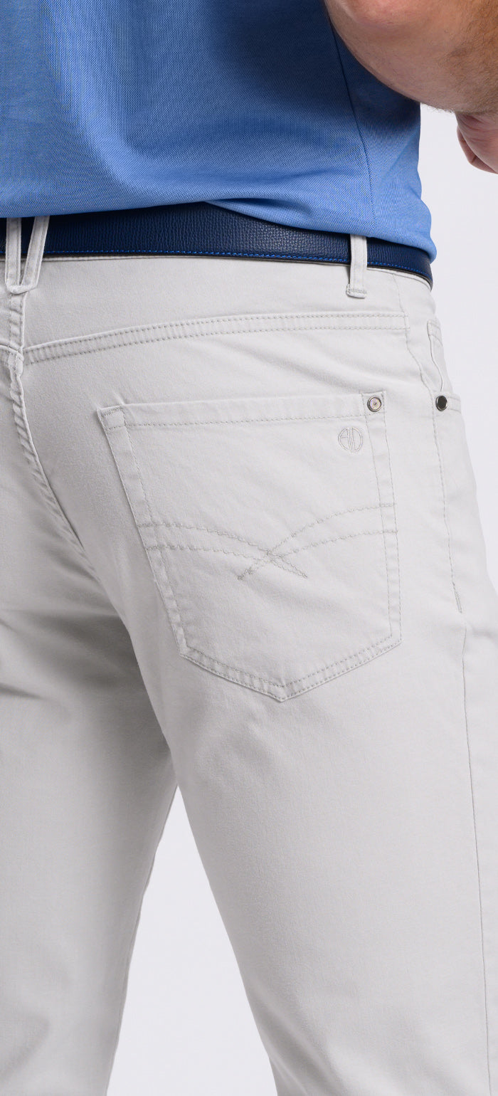 Sivé voľnočasové nohavice