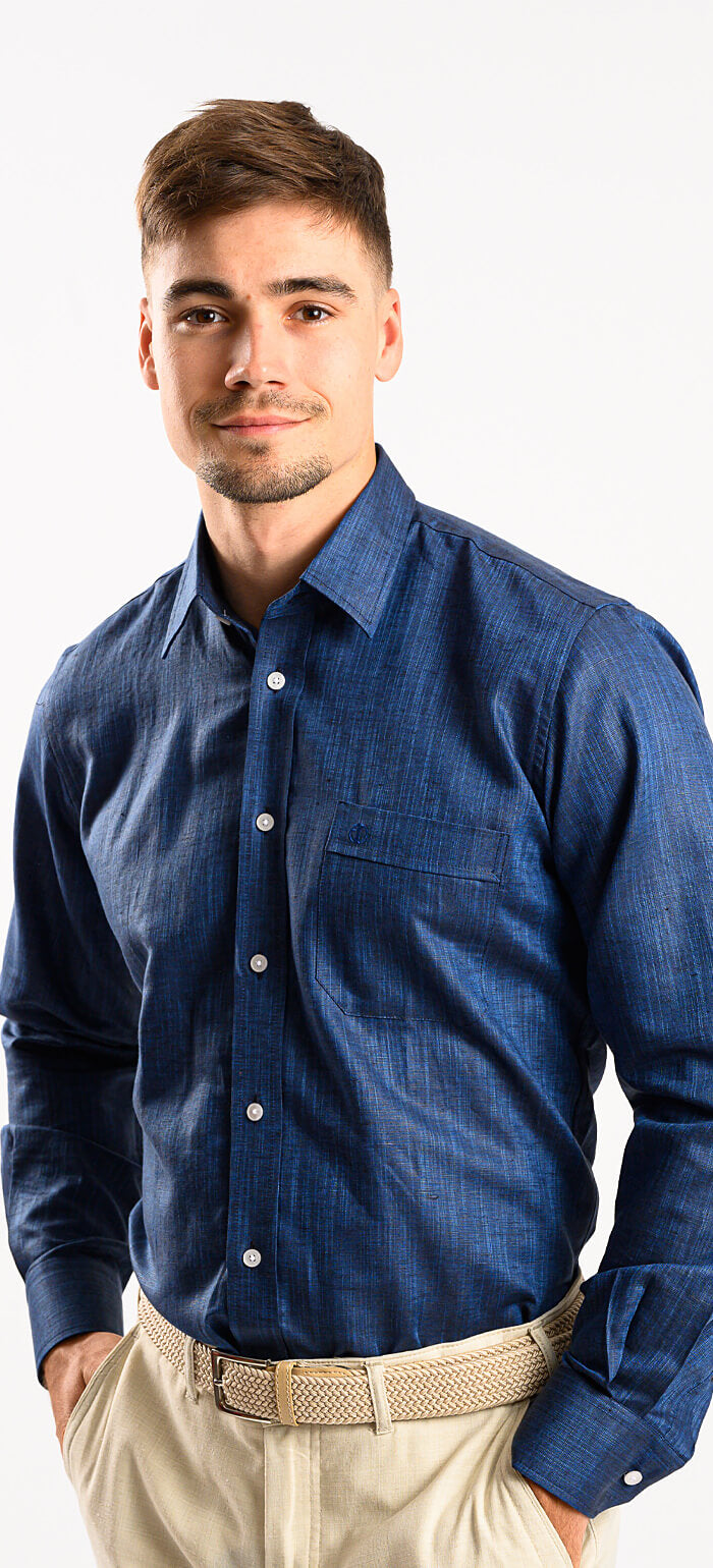 Tmavomodrá ľanová Slim Fit košeľa s jemnou štruktúrou