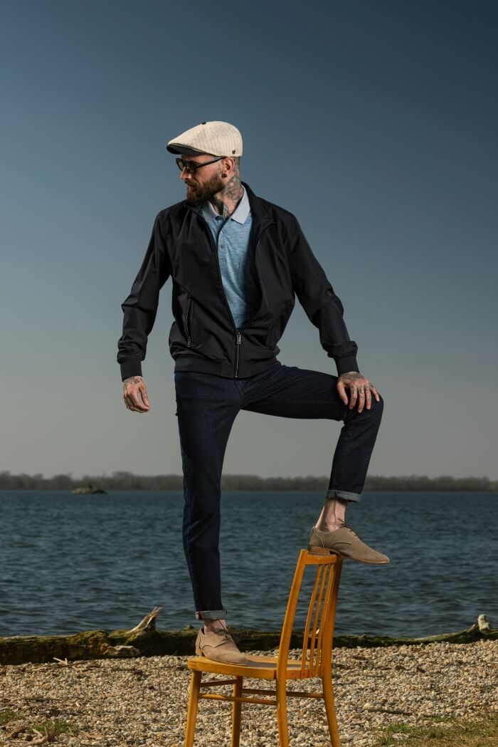 Tmavomodrá prechodná bunda