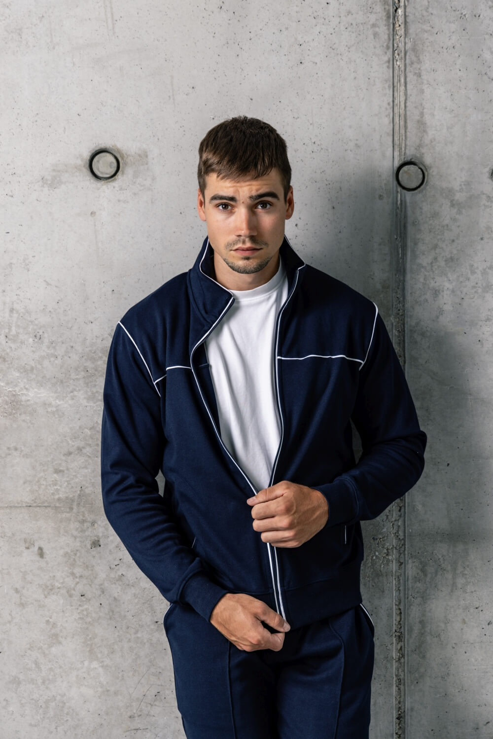 Tmavomodrá tepláková mikina