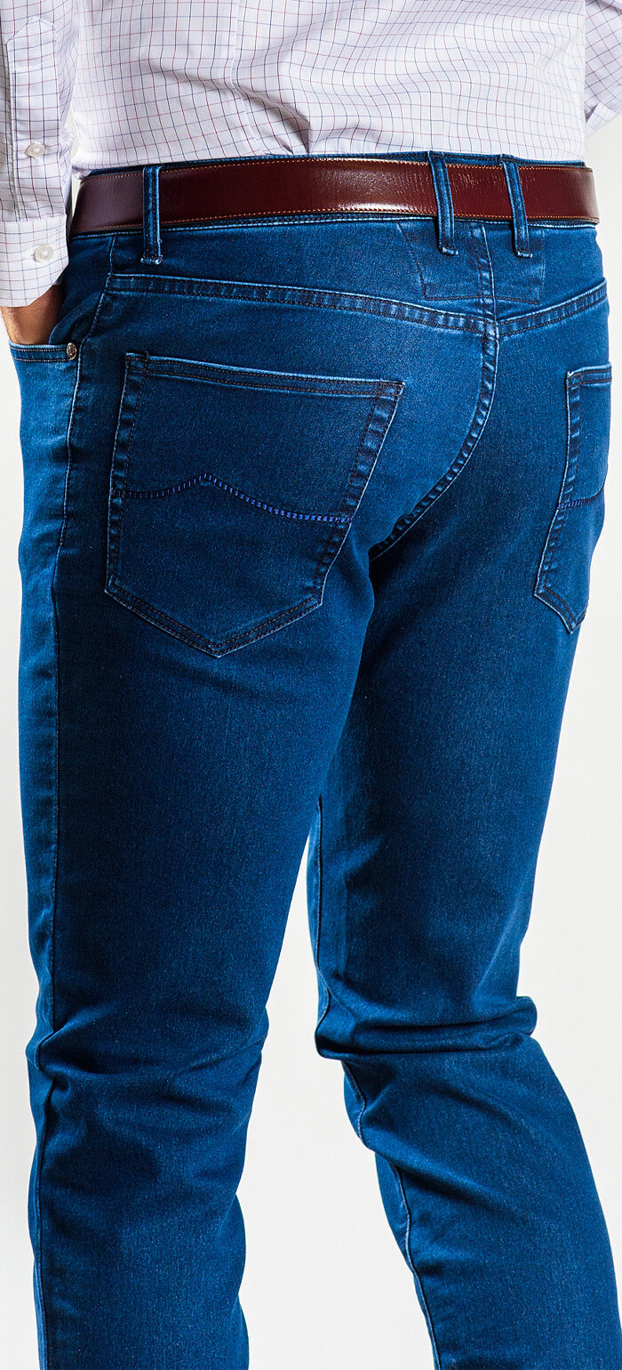 Tmavomodré džínsy