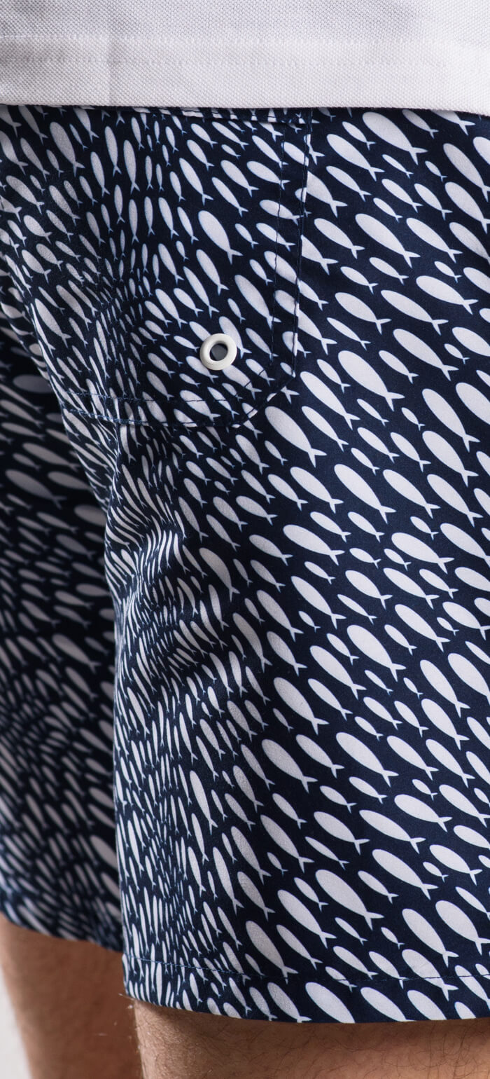 Tmavomodré vzorované plavky