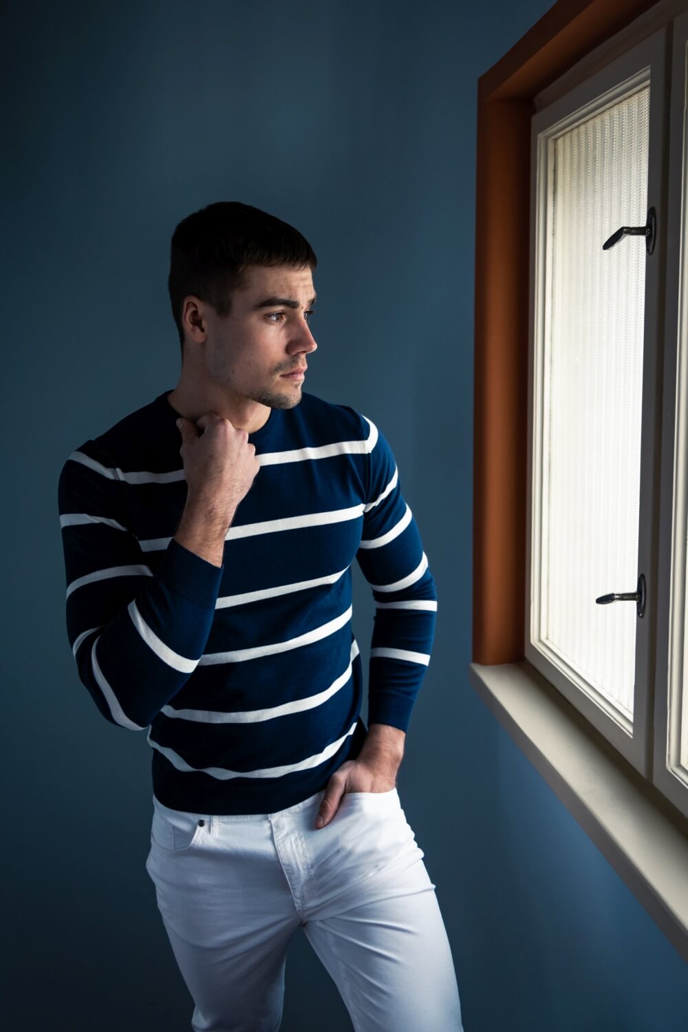 Tmavomodrý bavlnený pulóver