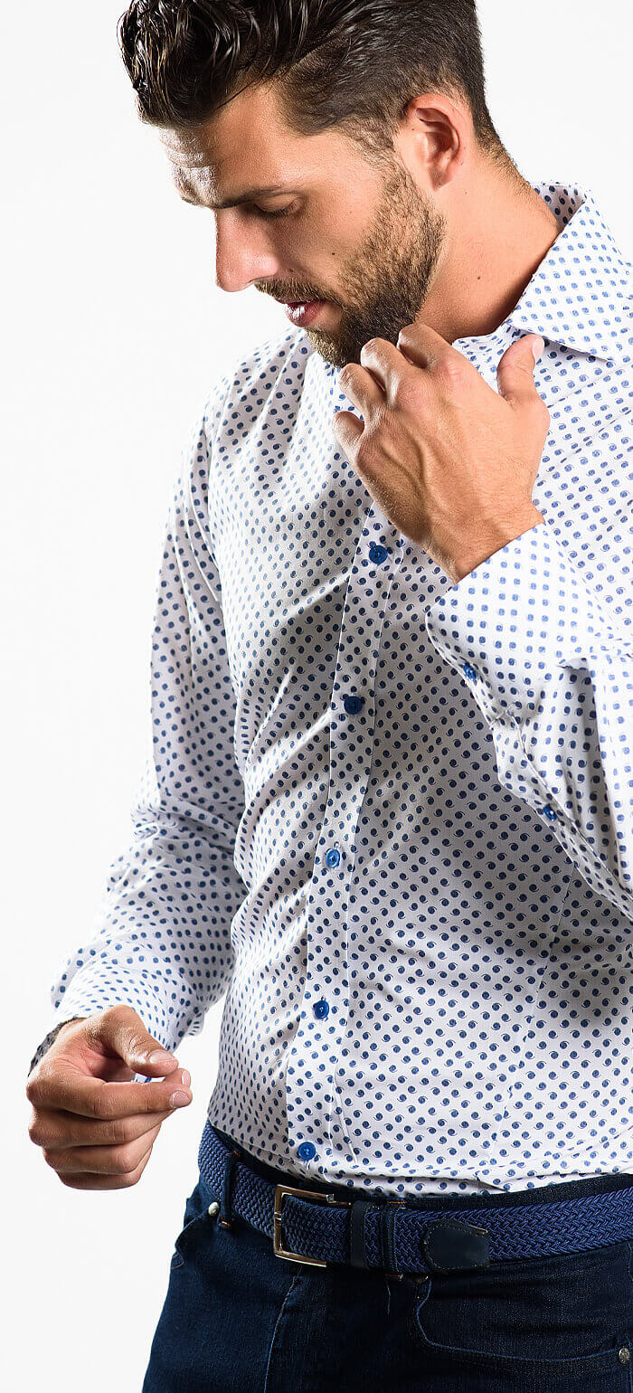 Voľnočasová Slim Fit košeľa so vzorom