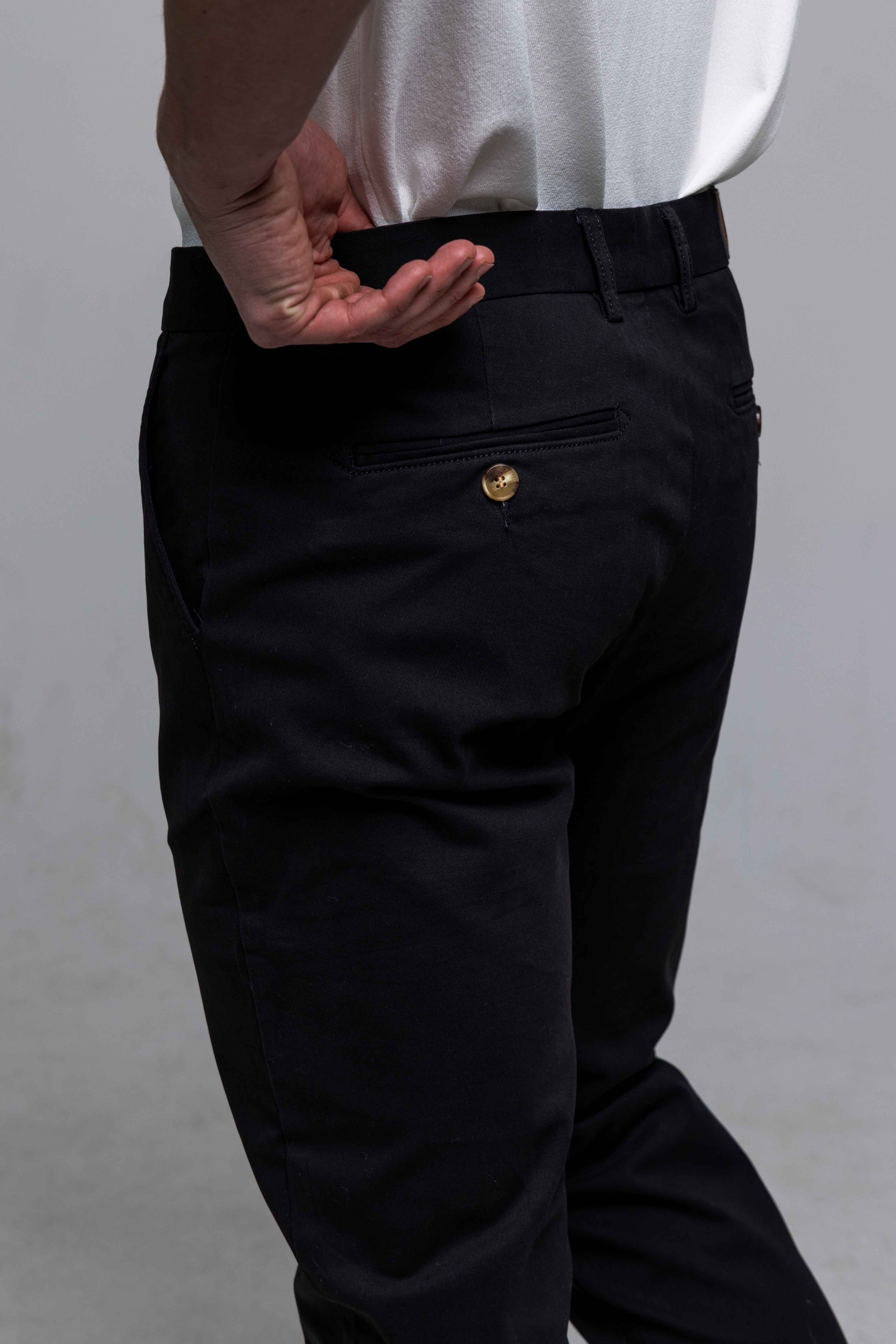 Čierne chinos nohavice