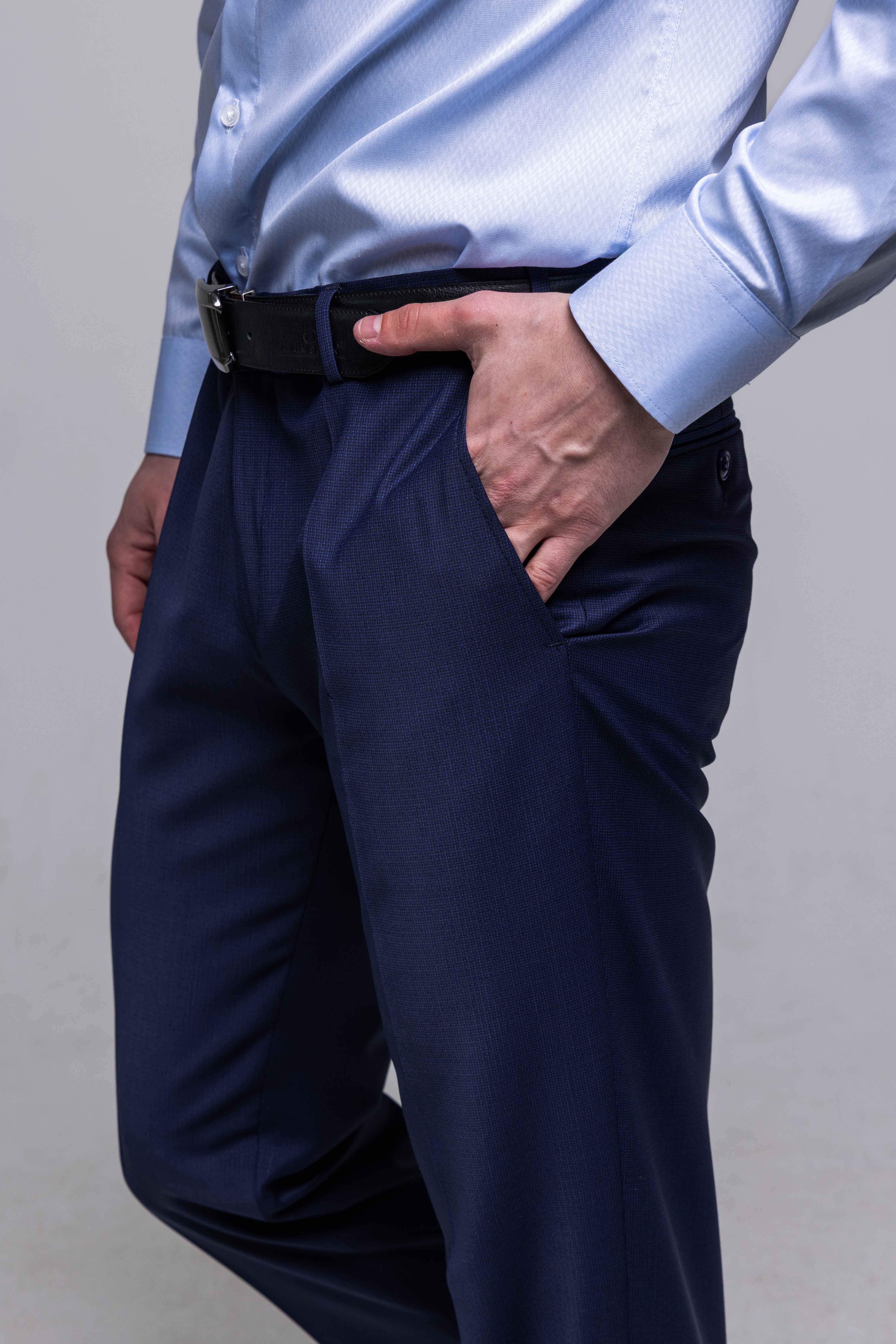 Tmavomodrý Slim Fit oblek s mikro vzorom