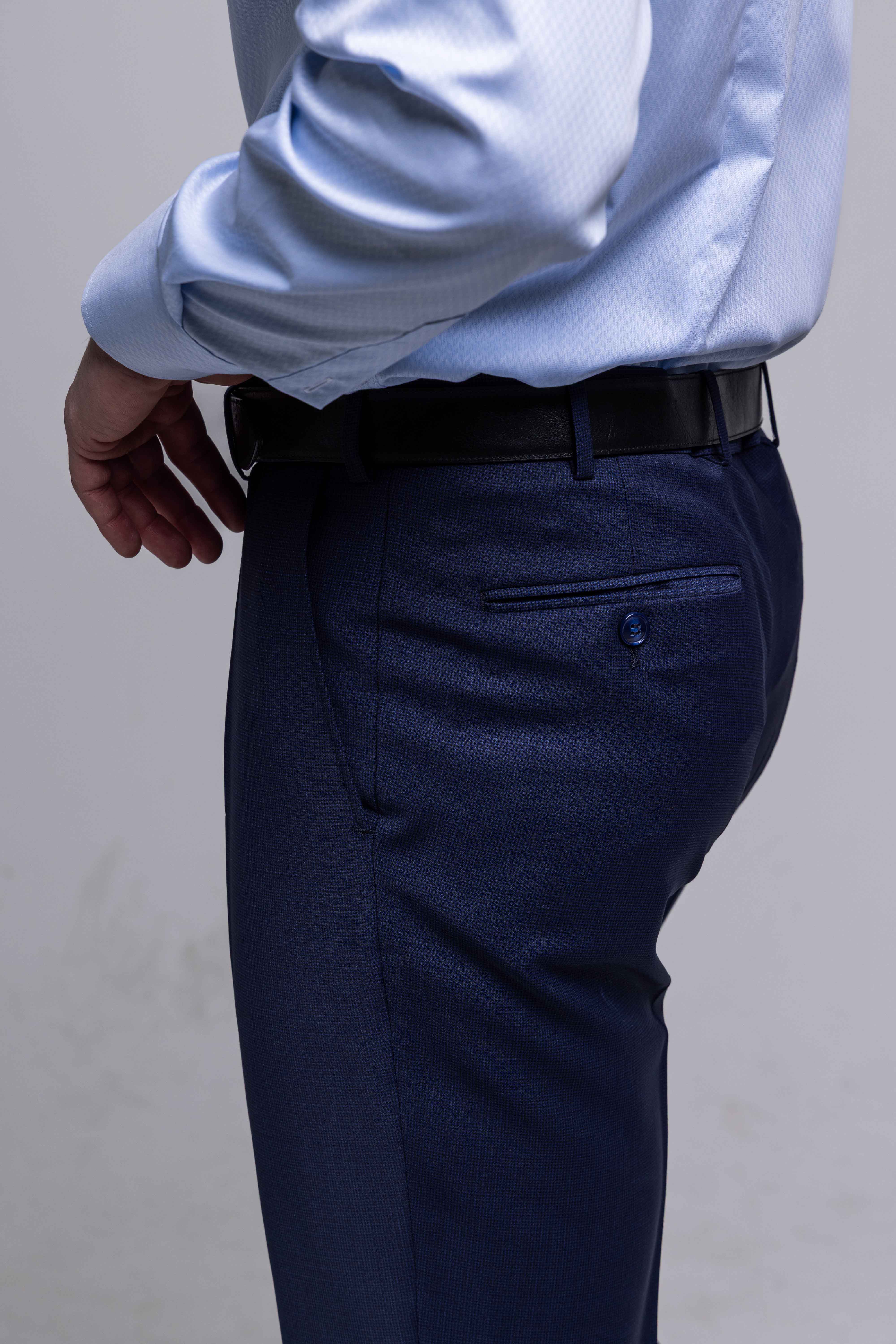 Tmavomodrý Slim Fit oblek s mikro vzorom