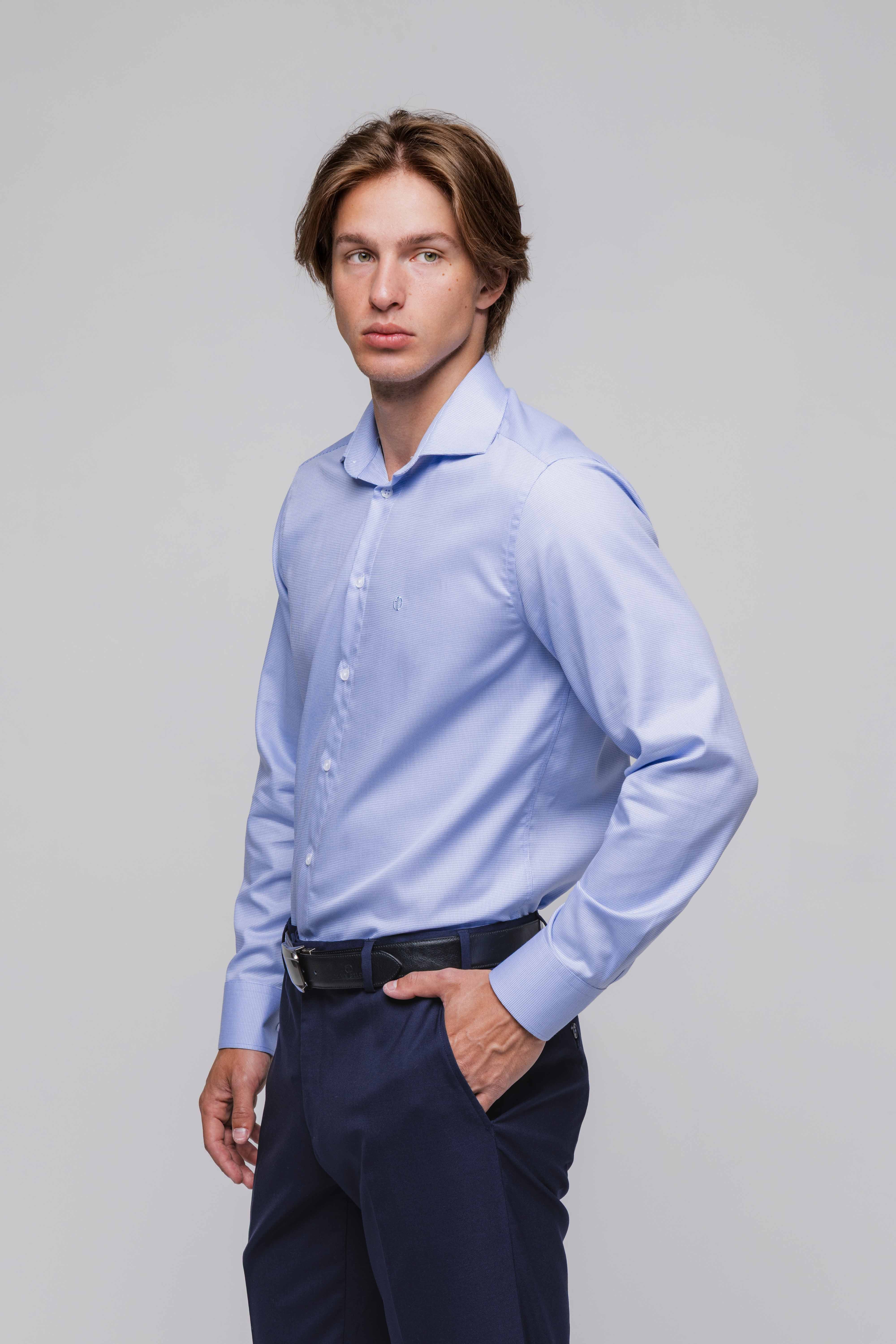 Bledomodrá Slim Fit košeľa s mikro vzorom