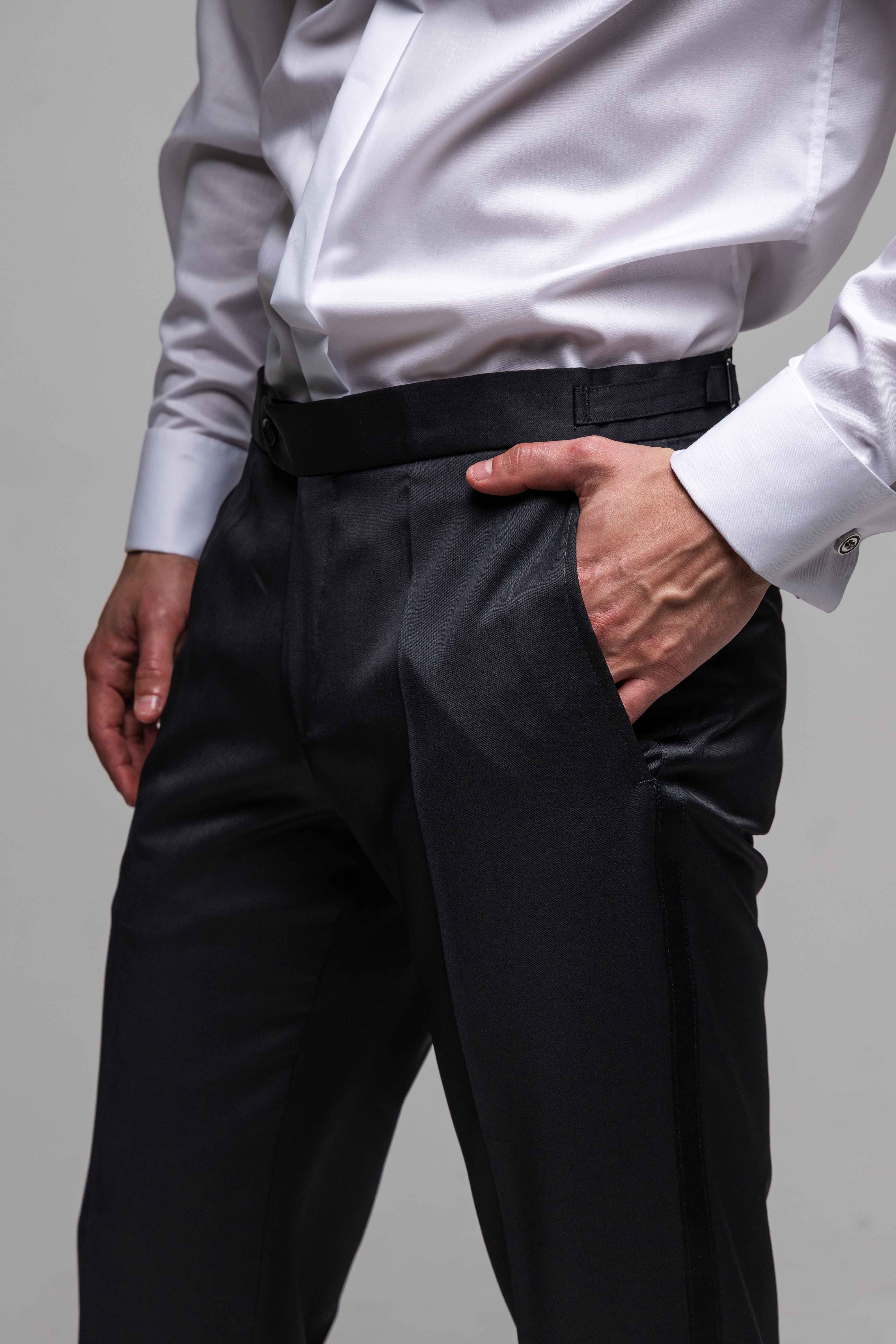 Čierny vlnený smoking