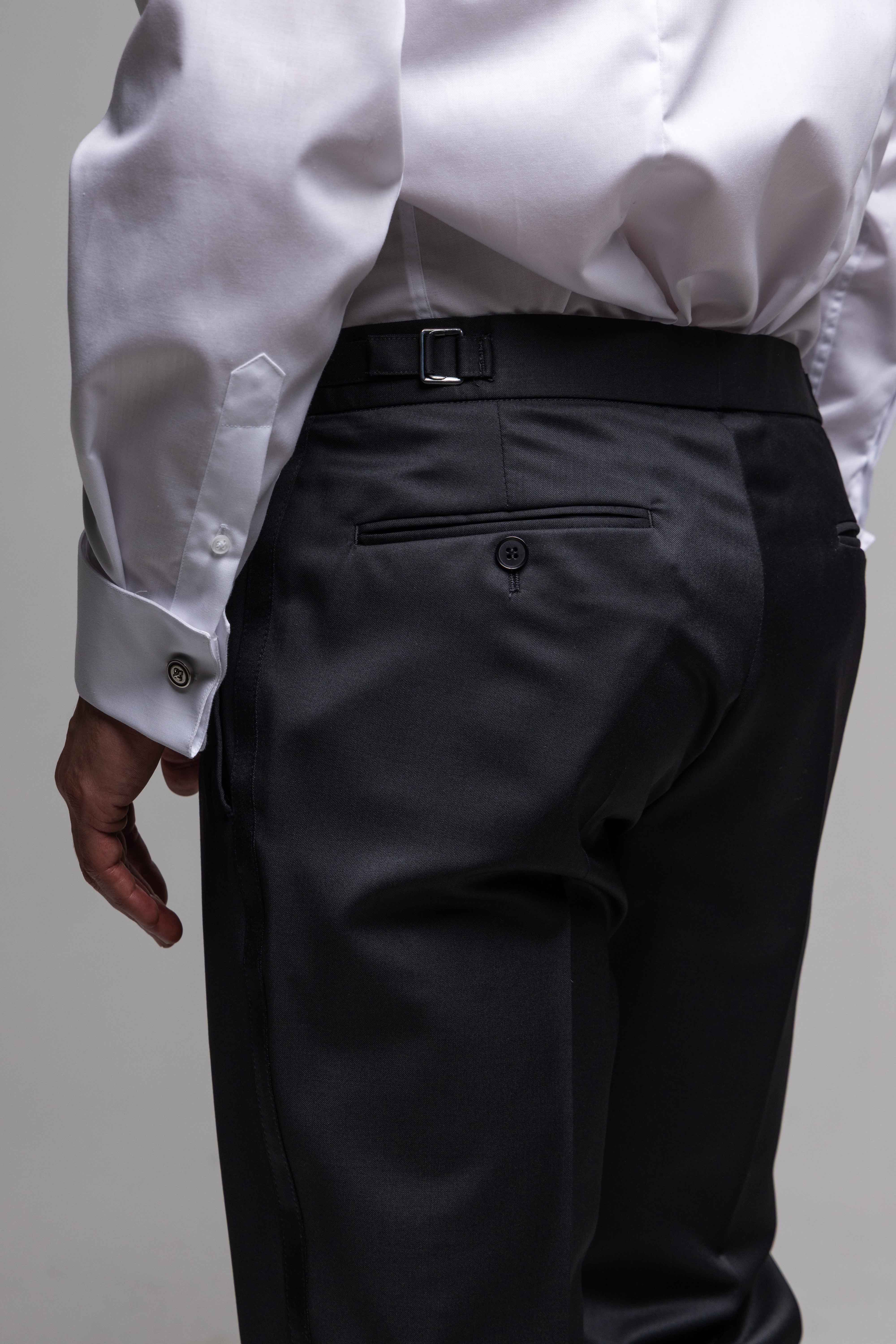 Čierny vlnený smoking