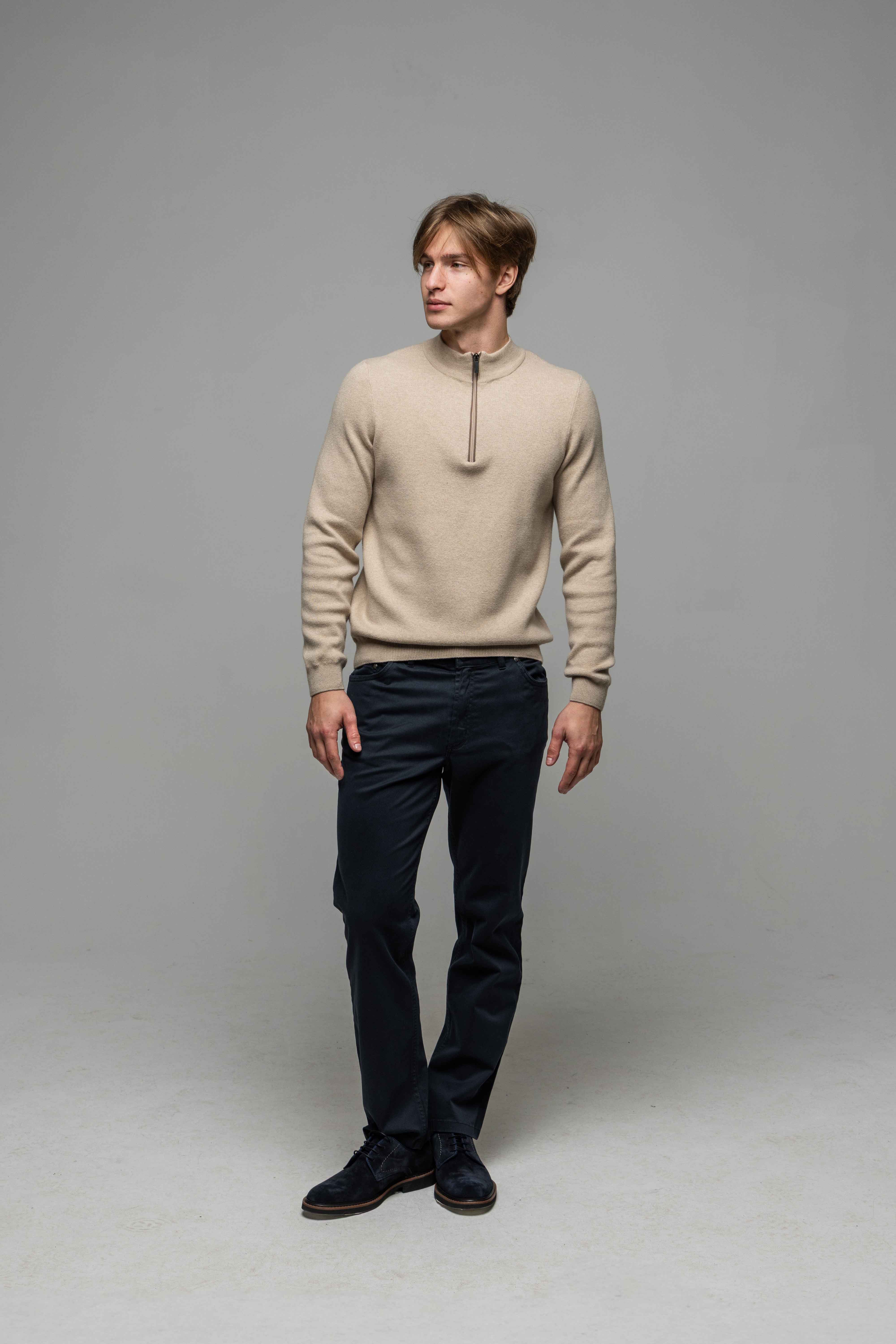 Modro sivé voľnočasové nohavice so vzorom