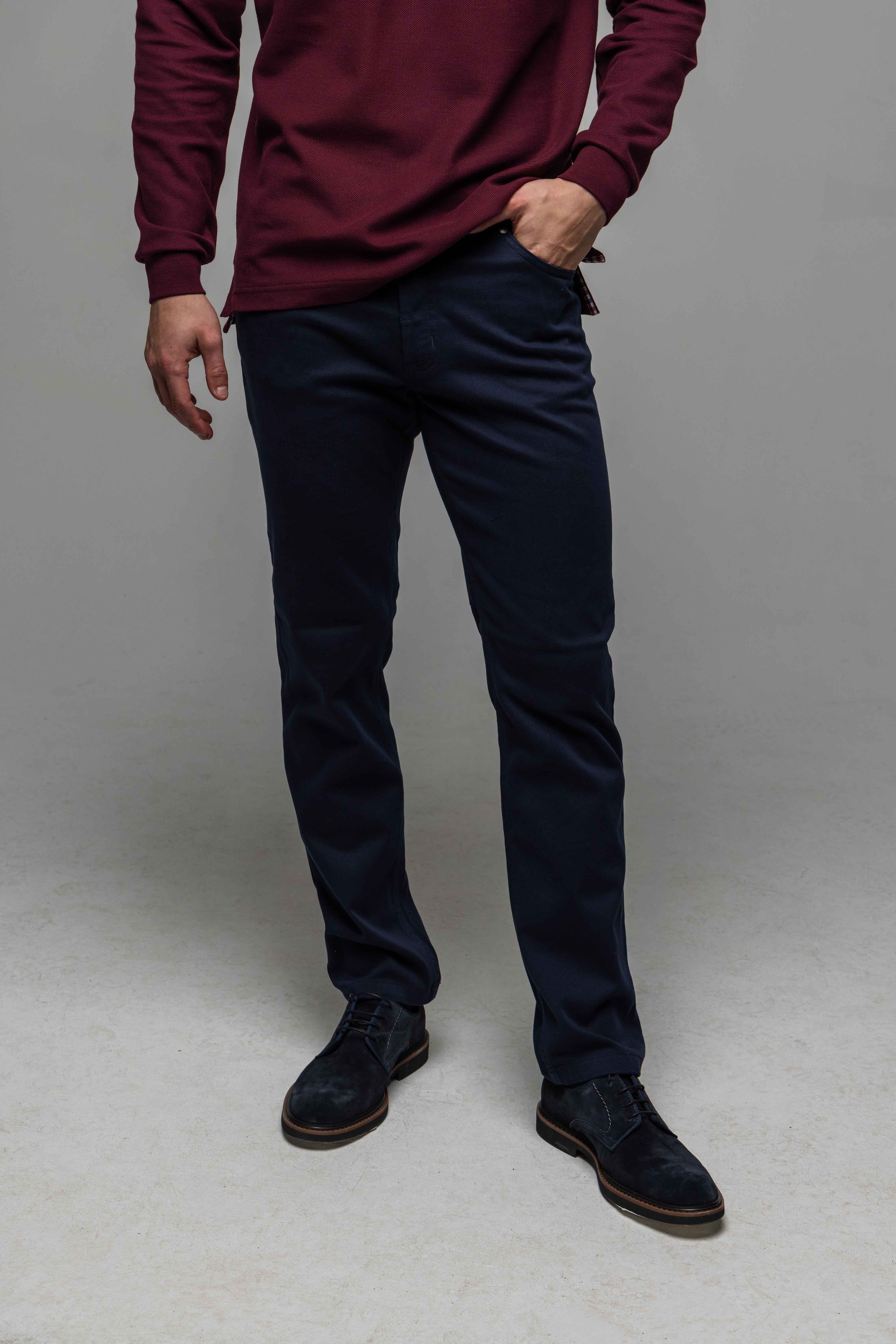 Tmavomodré voľnočasové nohavice