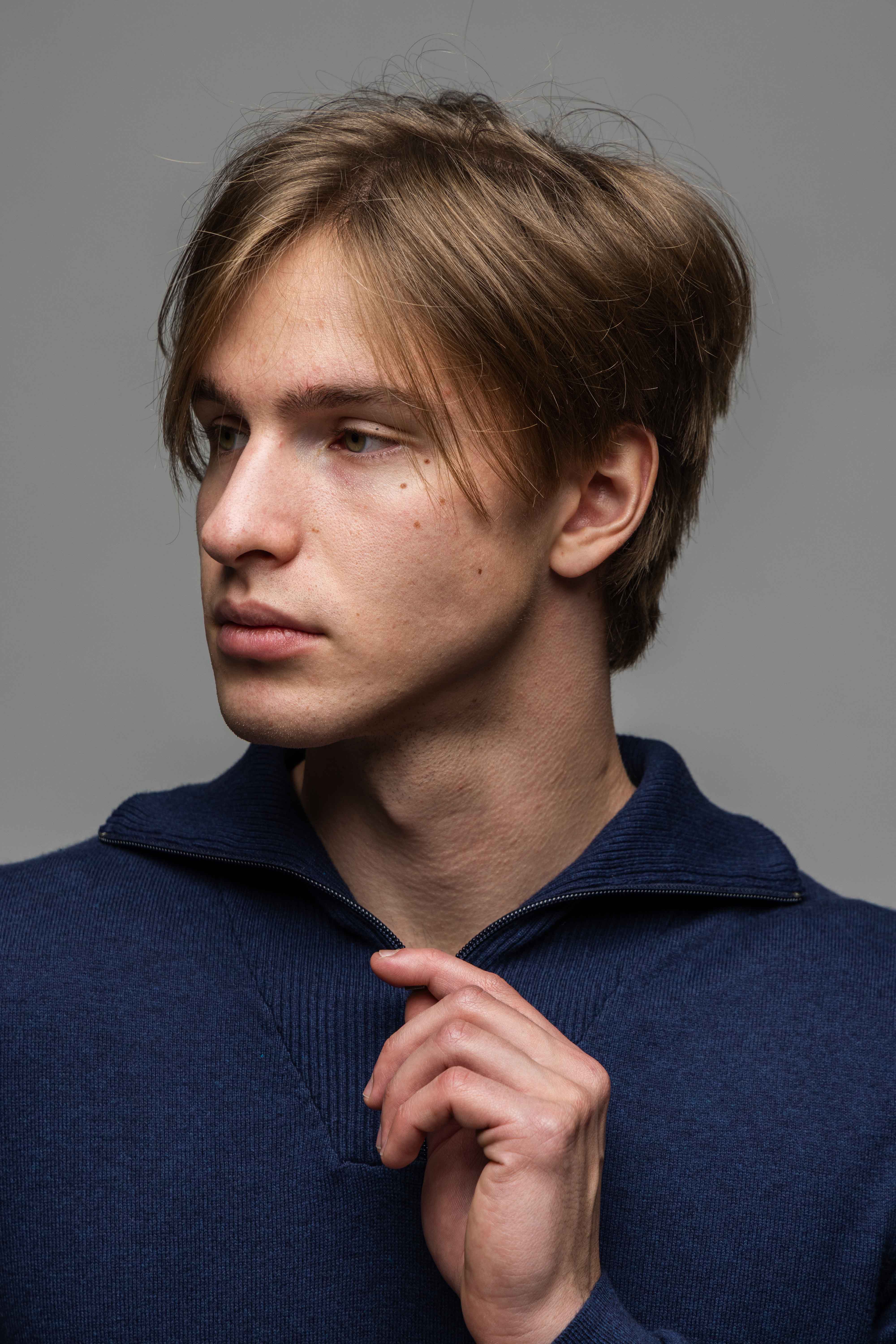 Modrý pulóver so zipsom