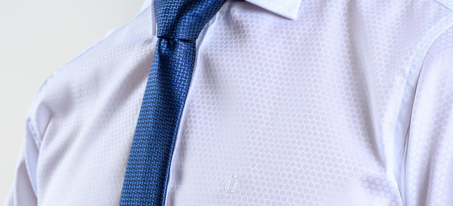 Biela Extra Slim Fit košeľa so vzorom guličiek
