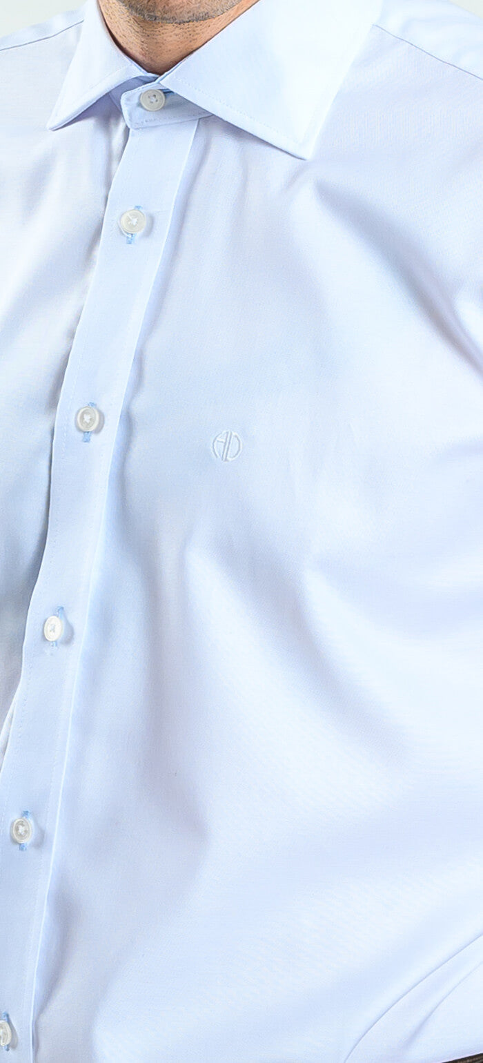 Biela Slim Fit košeľa s bledomodrou légou
