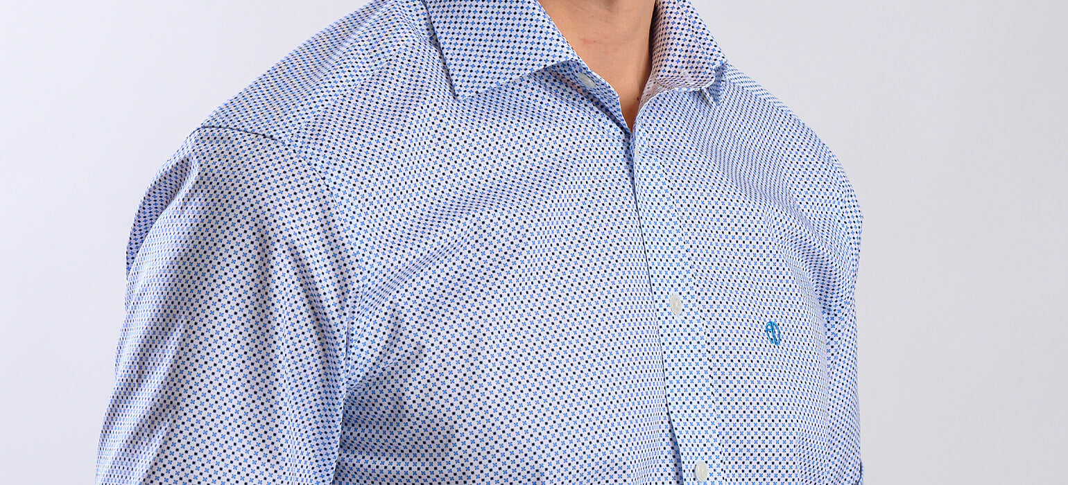 Biela Slim Fit košeľa s krátkym rukávom a modrým vzorom