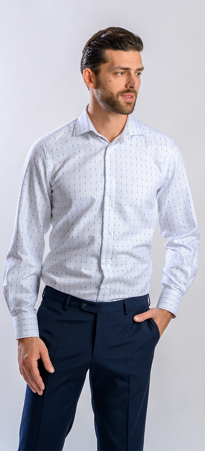 Biela Slim Fit košeľa s modrými pásikmi