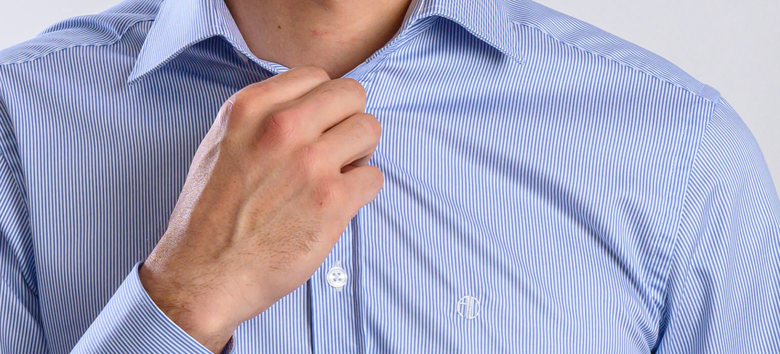 Bielo-modrá pásikavá Slim Fit košeľa