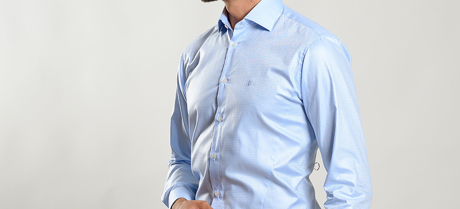 Bledomodrá Extra Slim Fit košeľa s jemným leskom