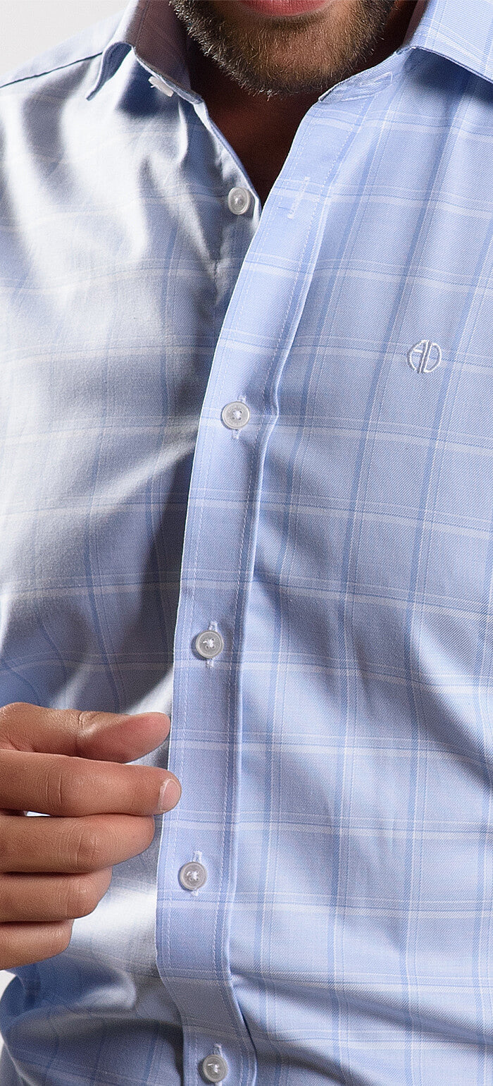 Bledomodrá károvaná Slim Fit košeľa