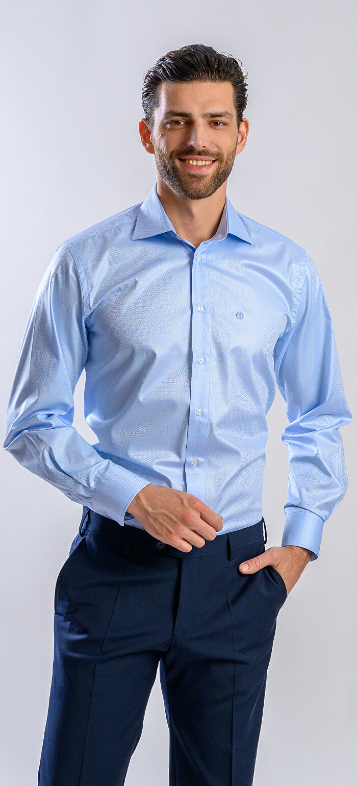 Bledomodrá Slim Fit košeľa s jemným vzorom