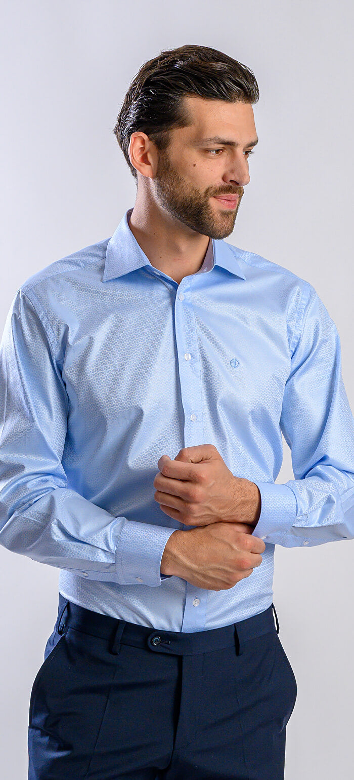 Bledomodrá Slim Fit košeľa s jemným vzorom