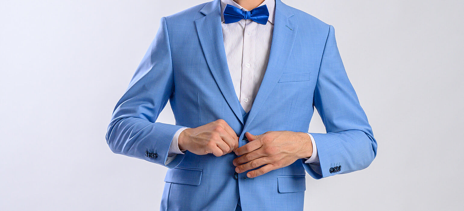 Bledomodrý svadobný Slim Fit oblek s vestou