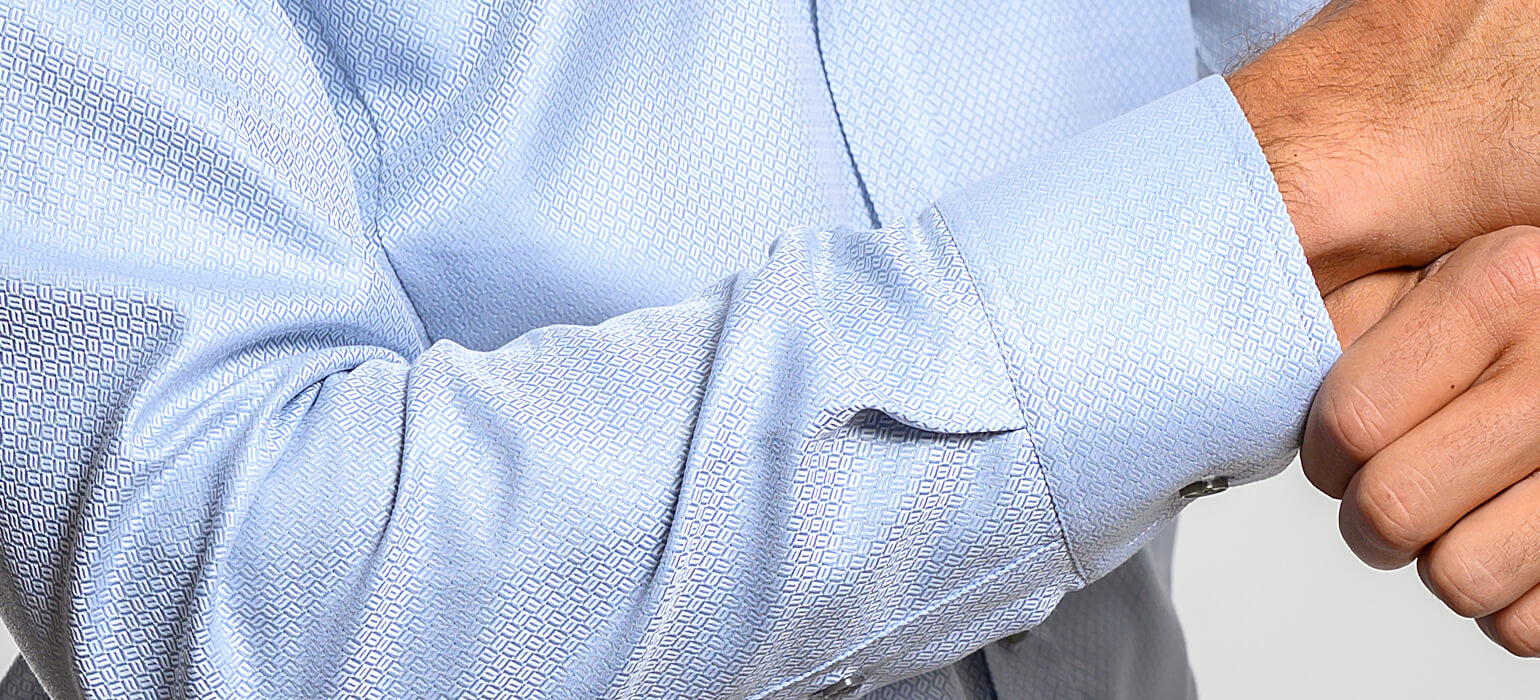 Bledosivá Extra Slim Fit košeľa s jemným leskom