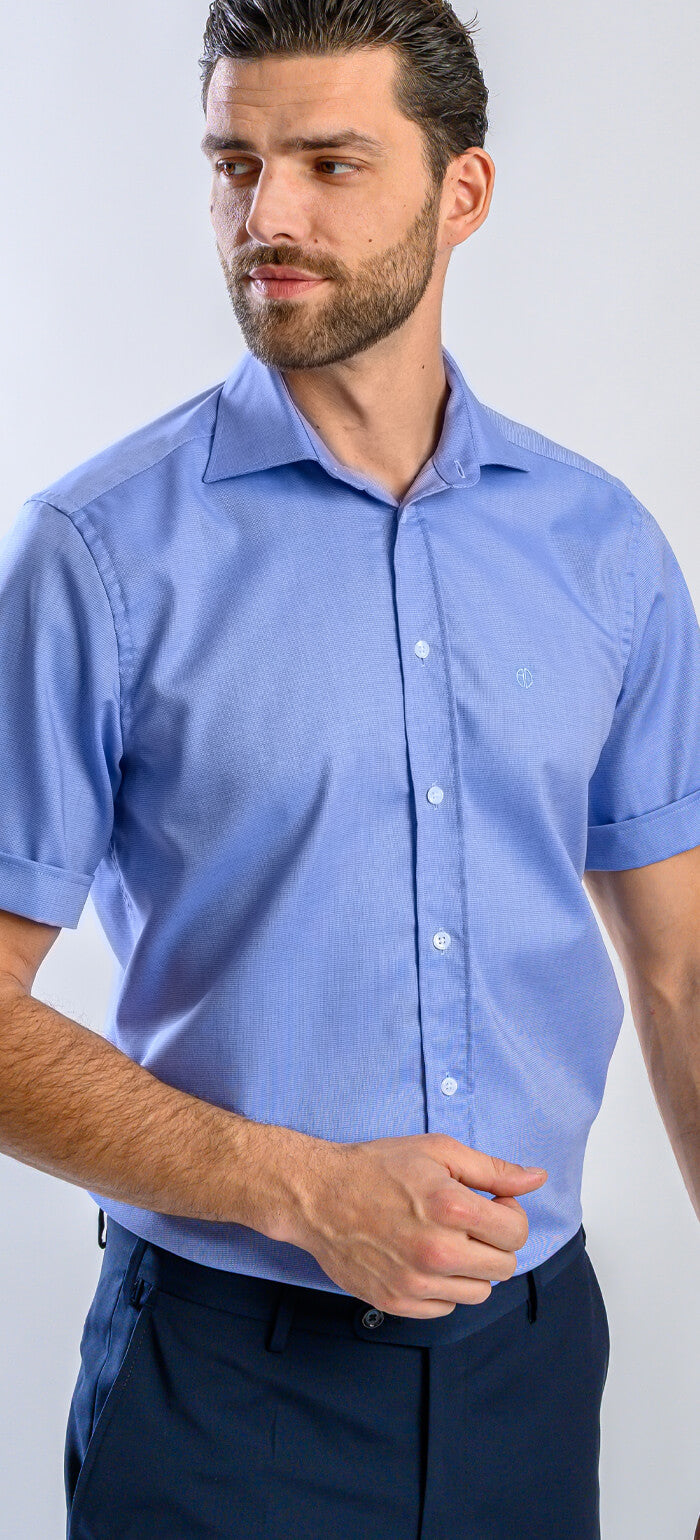 Modrá Classic Fit košeľa s krátkym rukávom a jemným vzorom