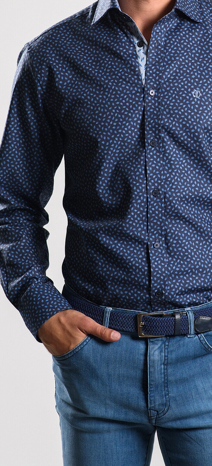 Tmavomodrá Slim Fit košeľa so vzorom