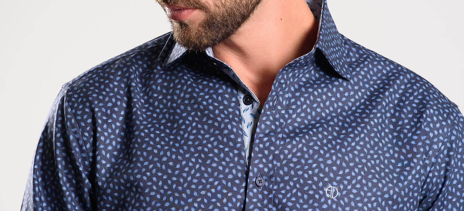 Tmavomodrá Slim Fit košeľa so vzorom