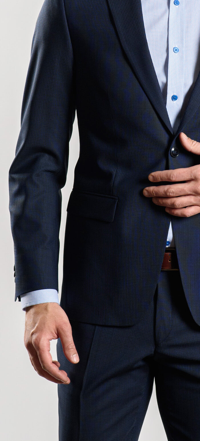 Tmavomodrý Slim Fit oblek