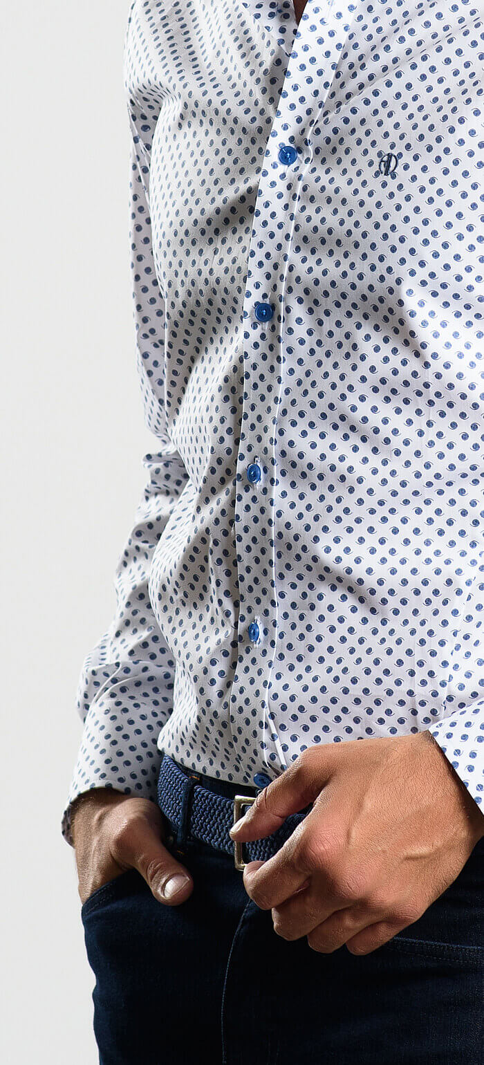 Voľnočasová Slim Fit košeľa so vzorom
